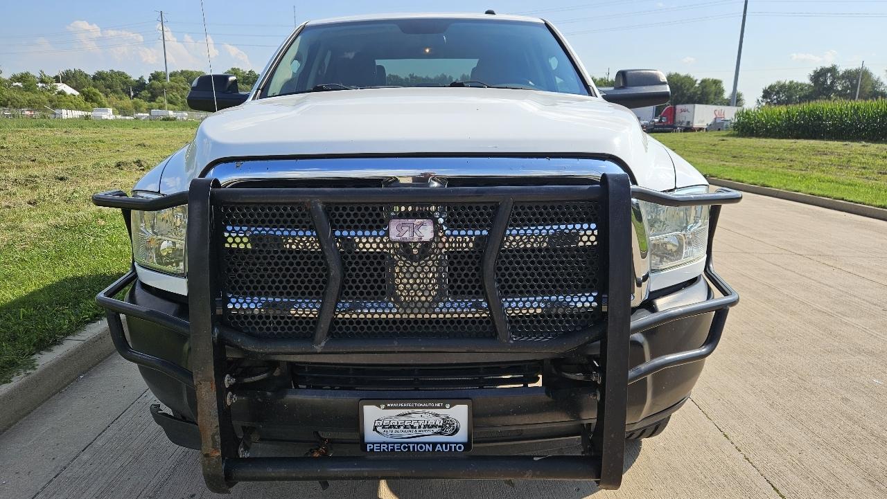 RAM 2500 Tradesman 4x4 Crew Cab 6'4" Box 2017