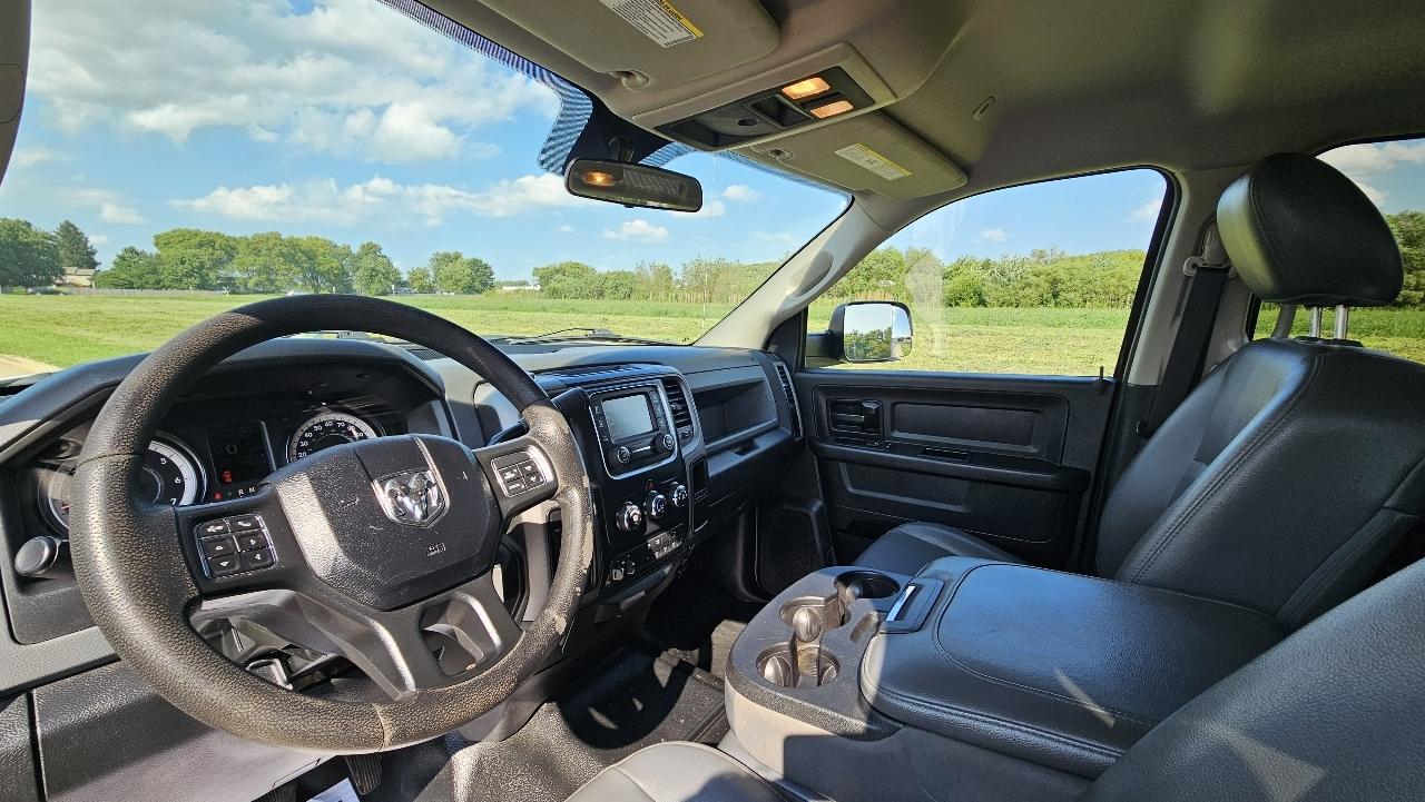 RAM 2500 Tradesman 4x4 Crew Cab 6'4" Box 2017