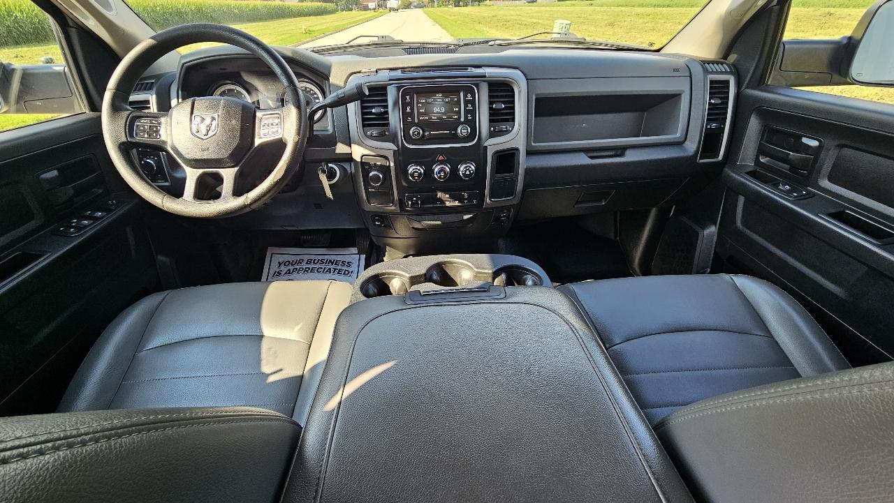RAM 2500 Tradesman 4x4 Crew Cab 6'4" Box 2017