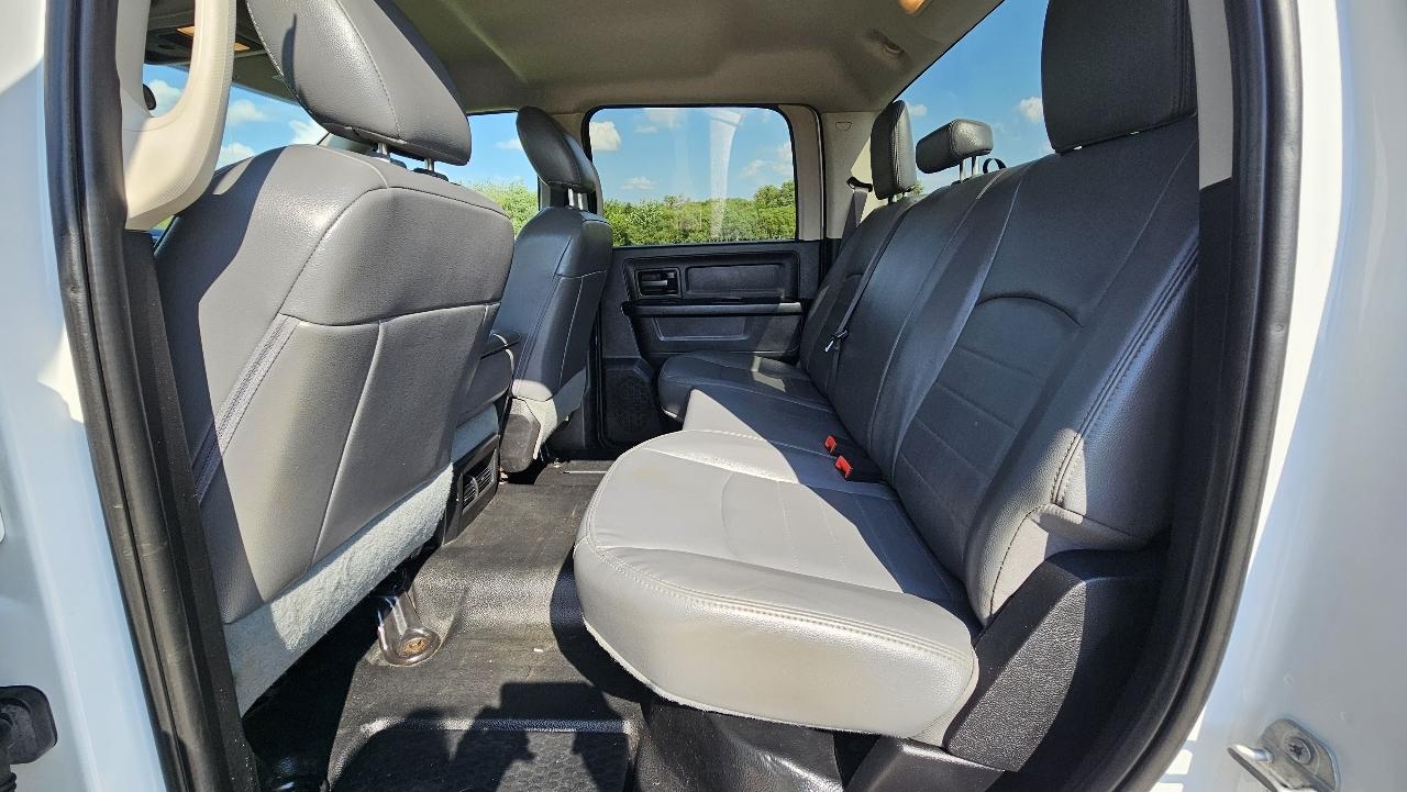 RAM 2500 Tradesman 4x4 Crew Cab 6'4" Box 2017