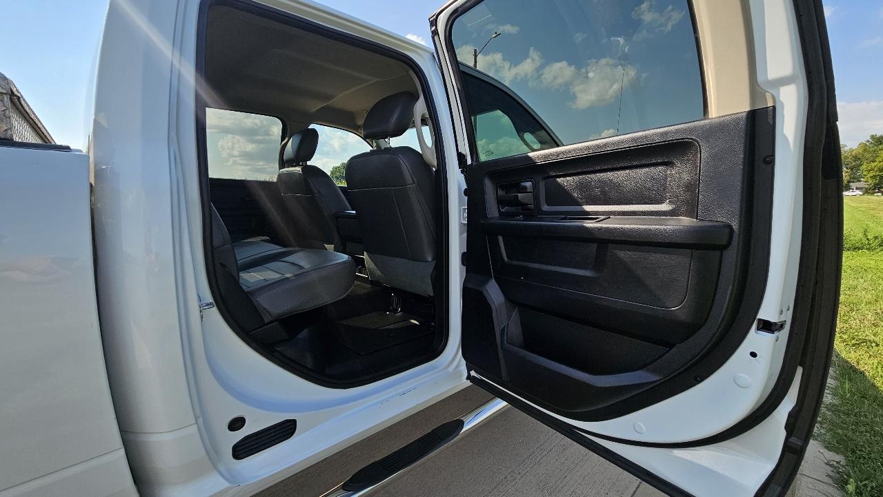 RAM 2500 Tradesman 4x4 Crew Cab 6'4" Box 2017