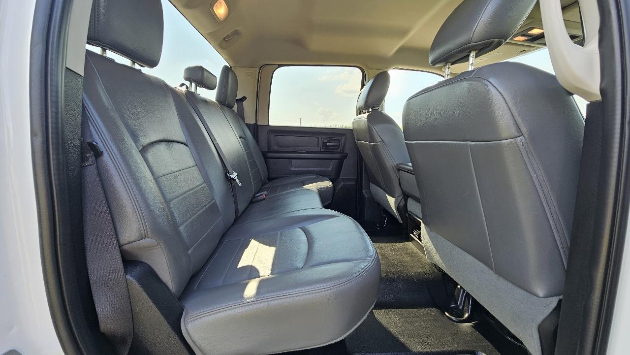 RAM 2500 Tradesman 4x4 Crew Cab 6'4" Box 2017
