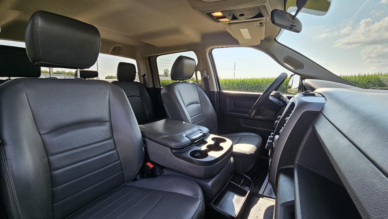 RAM 2500 Tradesman 4x4 Crew Cab 6'4" Box 2017