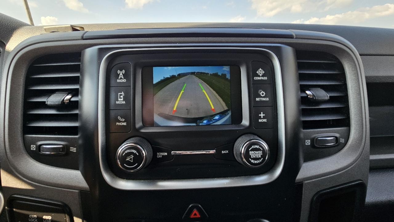 RAM 2500 Tradesman 4x4 Crew Cab 6'4" Box 2017