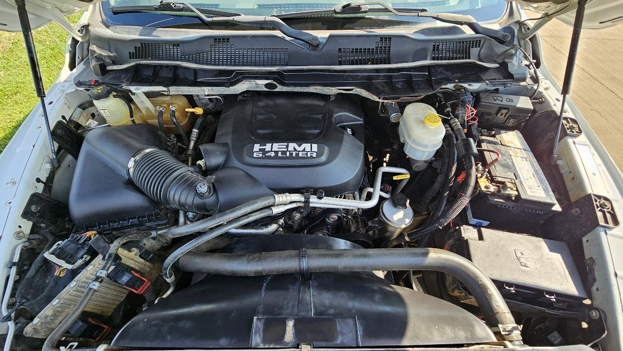 RAM 2500 Tradesman 4x4 Crew Cab 6'4" Box 2017