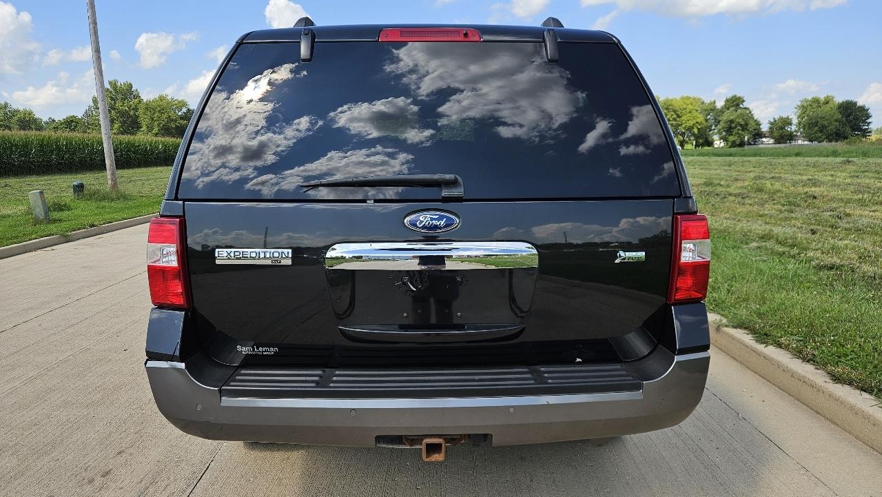 Ford Expedition 4WD 4dr King Ranch 2011