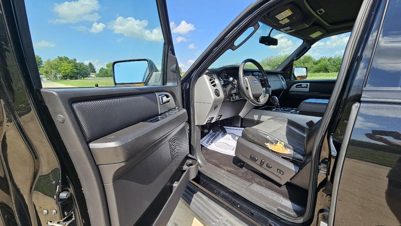 Ford Expedition 4WD 4dr King Ranch 2011