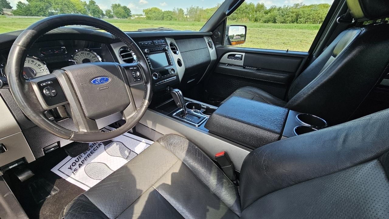 Ford Expedition 4WD 4dr King Ranch 2011