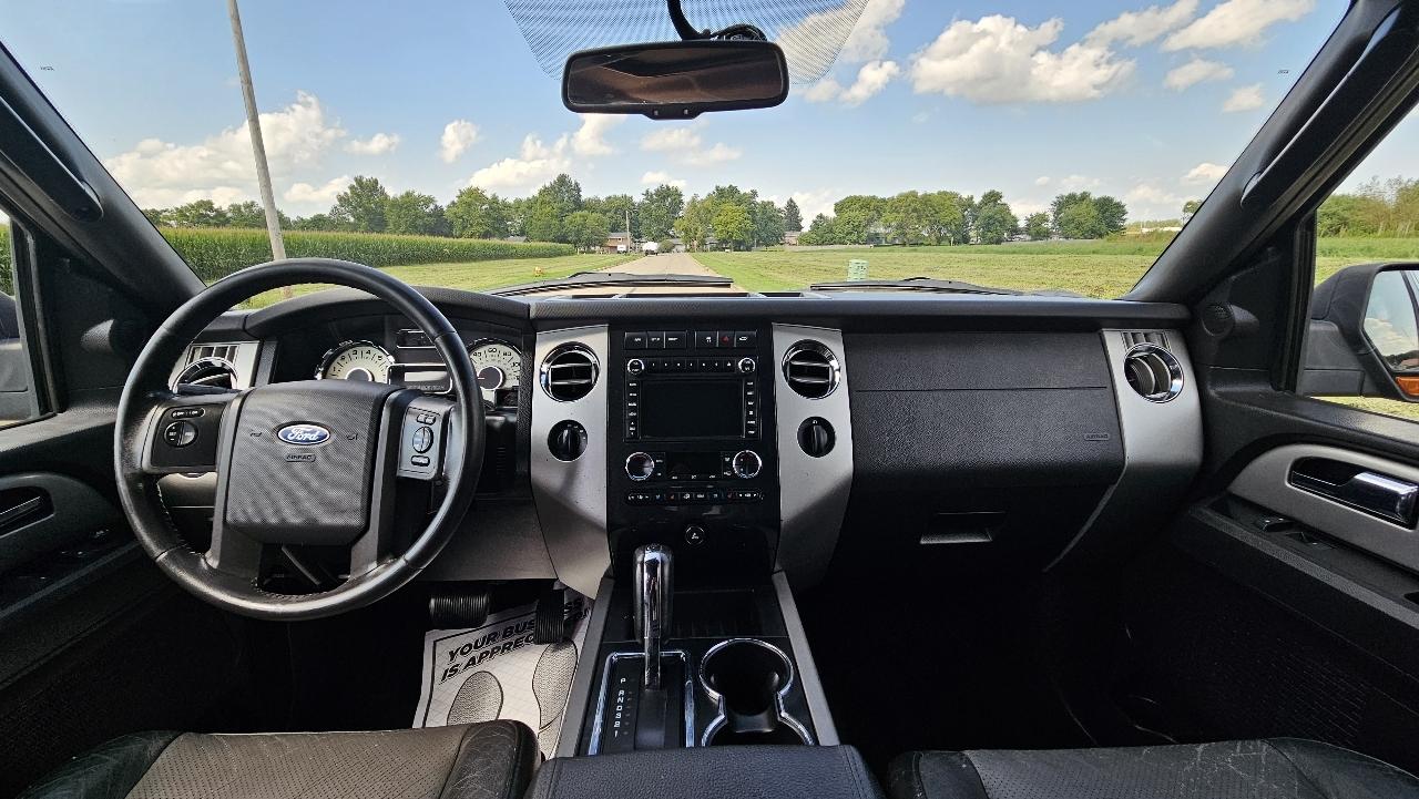 Ford Expedition 4WD 4dr King Ranch 2011