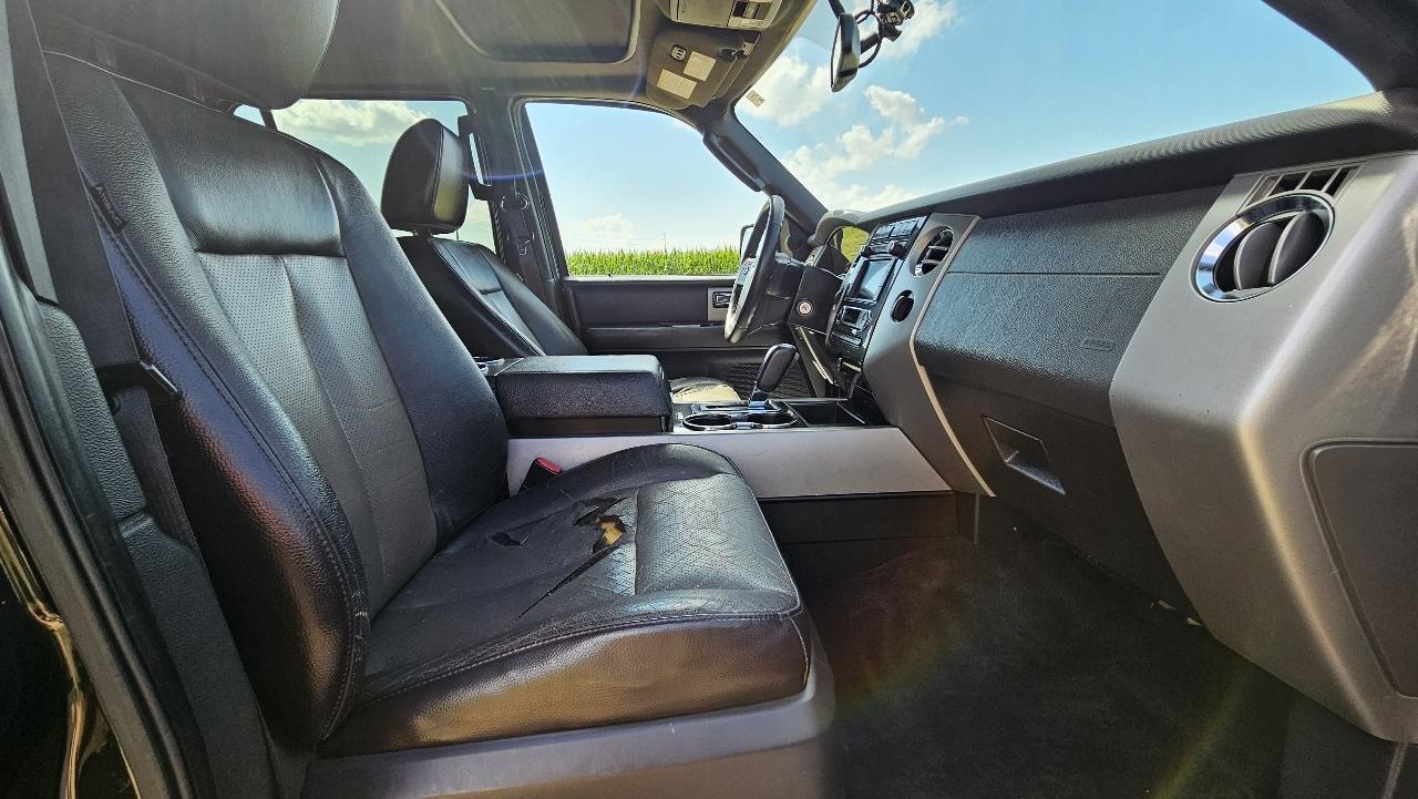Ford Expedition 4WD 4dr King Ranch 2011