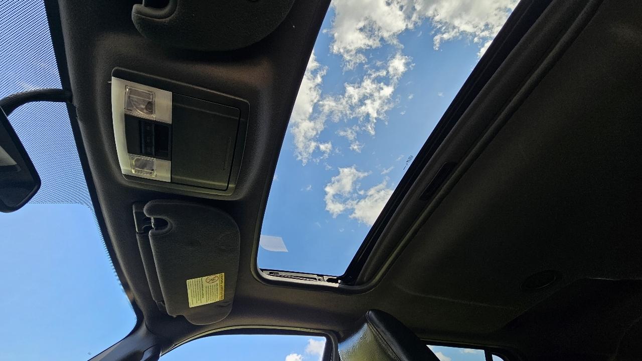 Ford Expedition 4WD 4dr King Ranch 2011