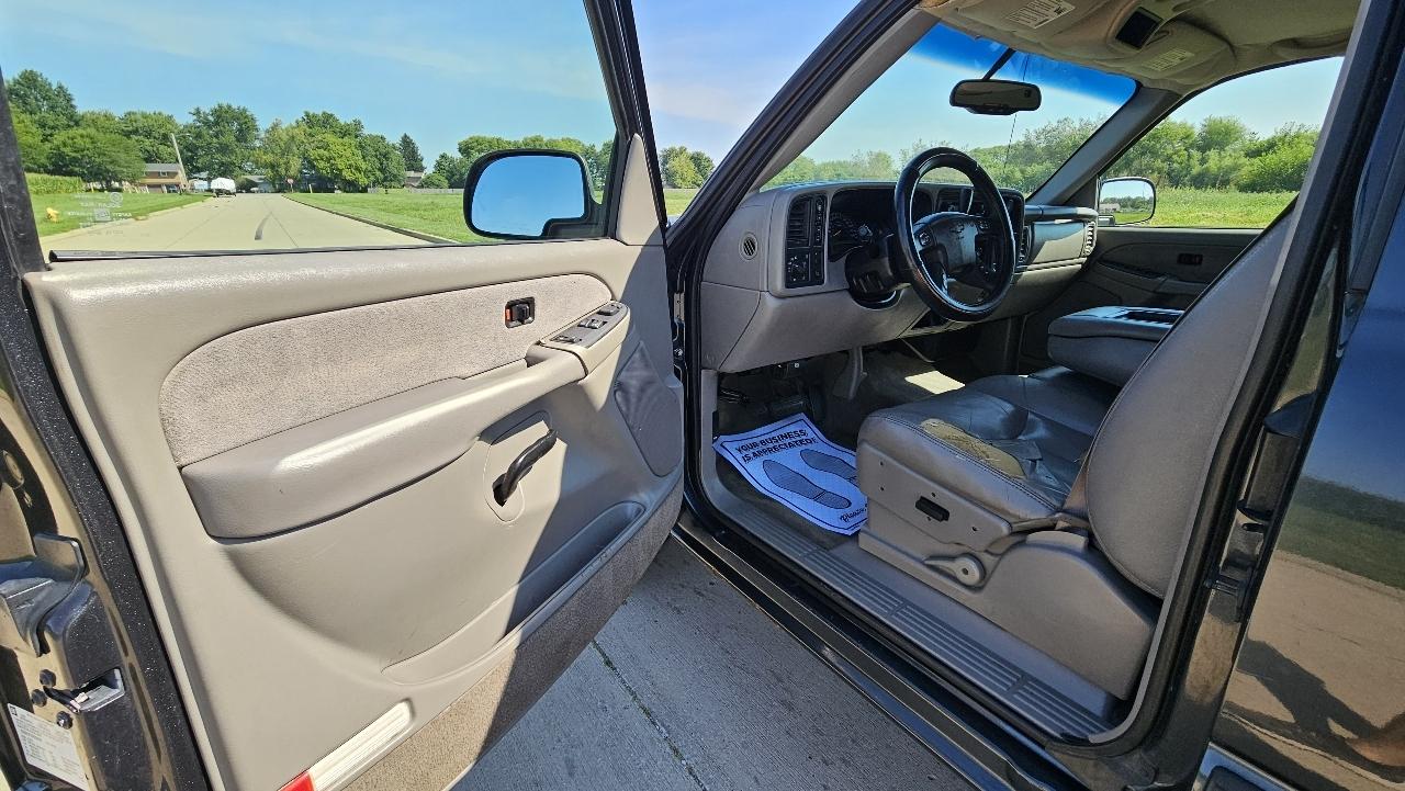 Chevrolet Silverado 1500 Ext Cab 143.5" WB 4WD LS 2003