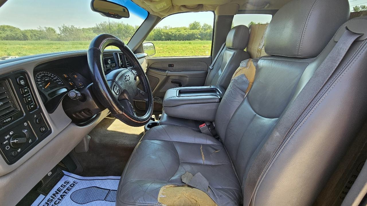 Chevrolet Silverado 1500 Ext Cab 143.5" WB 4WD LS 2003