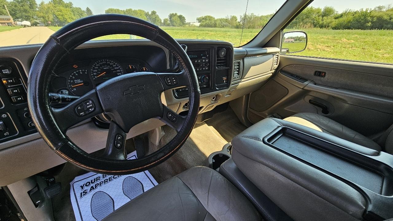 Chevrolet Silverado 1500 Ext Cab 143.5" WB 4WD LS 2003