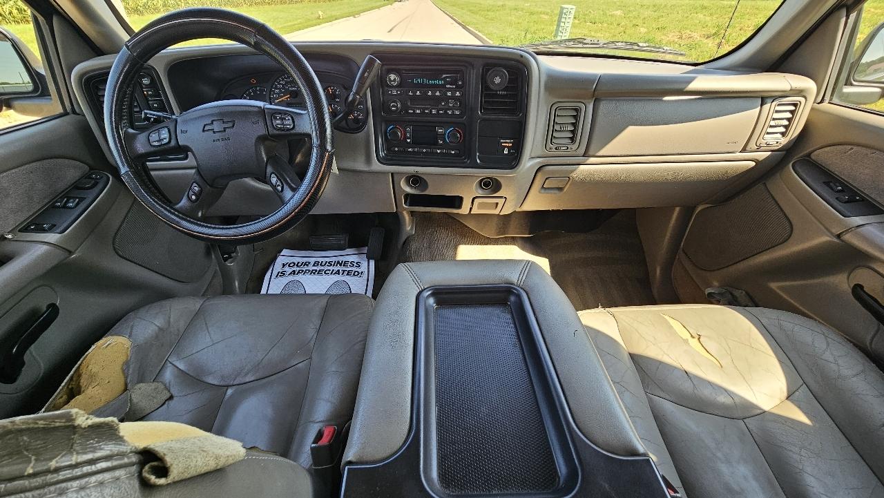 Chevrolet Silverado 1500 Ext Cab 143.5" WB 4WD LS 2003