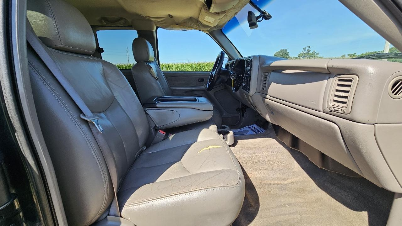 Chevrolet Silverado 1500 Ext Cab 143.5" WB 4WD LS 2003