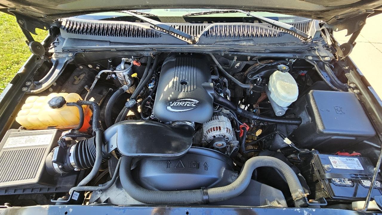 Chevrolet Silverado 1500 Ext Cab 143.5" WB 4WD LS 2003