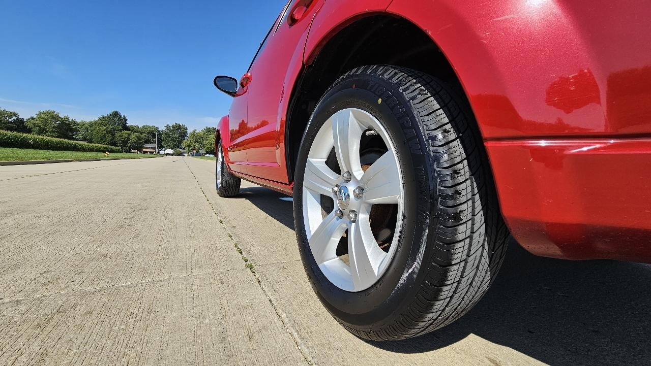 Dodge Caliber 4dr HB Mainstreet 2011