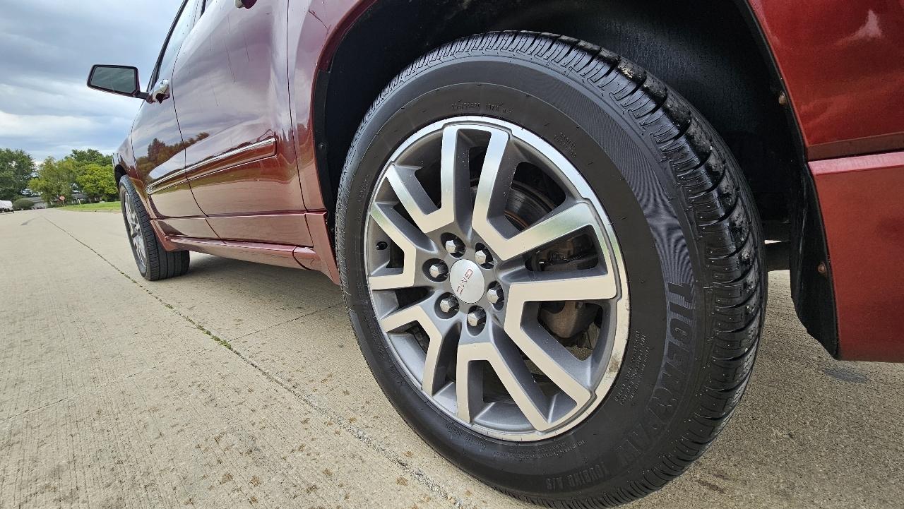 GMC Acadia AWD 4dr Denali 2015