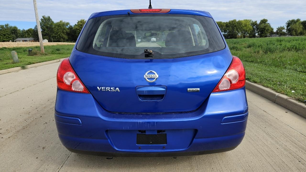 Nissan Versa 5dr HB Auto 1.8 S 2012