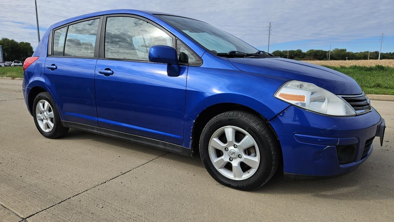 Nissan Versa 5dr HB Auto 1.8 S 2012