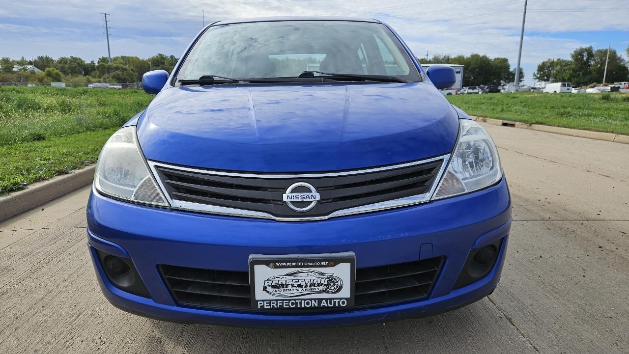Nissan Versa 5dr HB Auto 1.8 S 2012