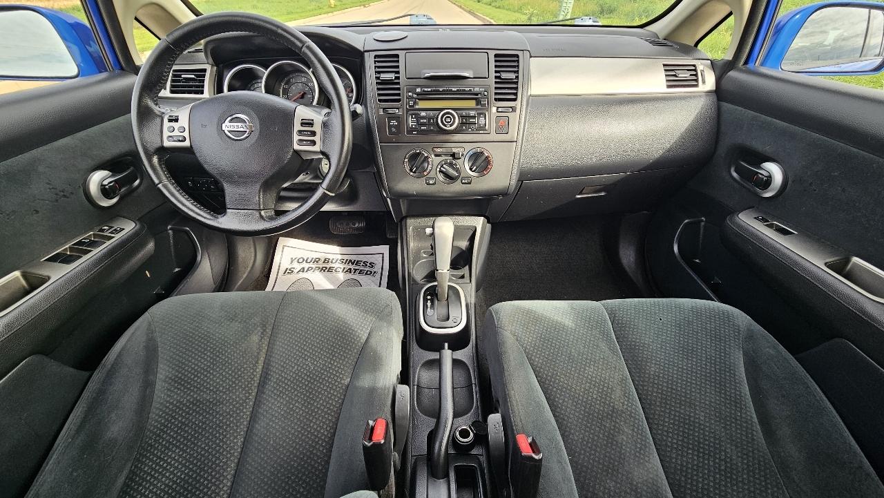 Nissan Versa 5dr HB Auto 1.8 S 2012