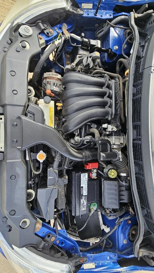 Nissan Versa 5dr HB Auto 1.8 S 2012
