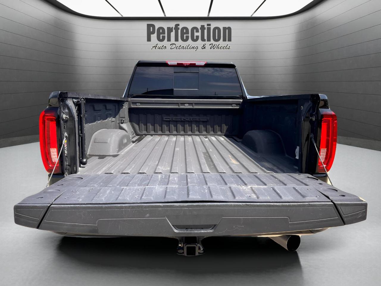 GMC Sierra 2500HD 4WD Crew Cab 159" Denali 2023