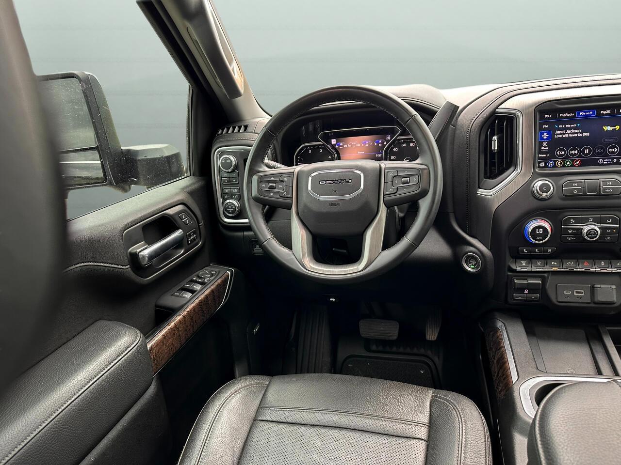 GMC Sierra 2500HD 4WD Crew Cab 159" Denali 2023