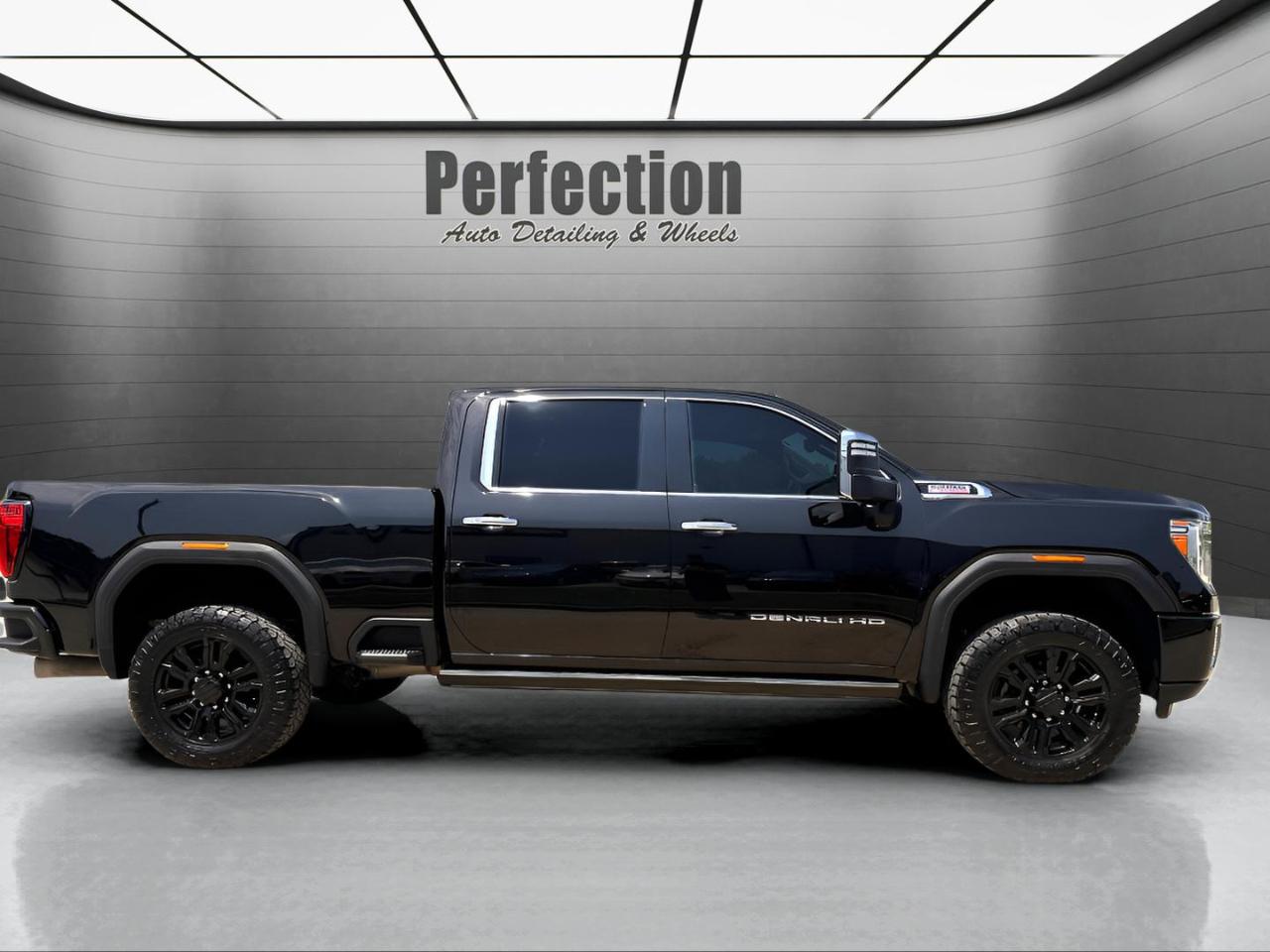 GMC Sierra 2500HD 4WD Crew Cab 159" Denali 2023