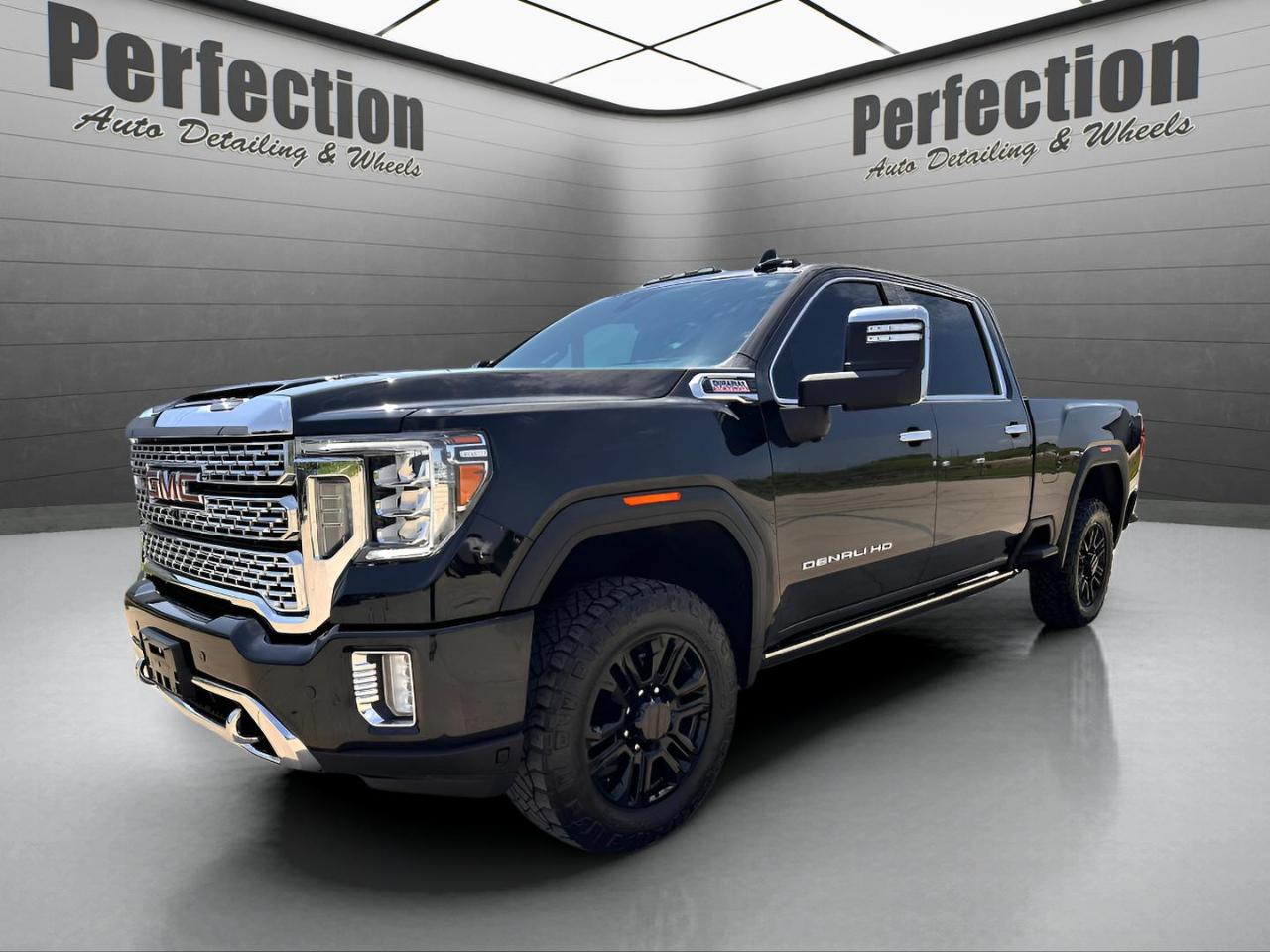 GMC Sierra 2500HD 4WD Crew Cab 159" Denali 2023