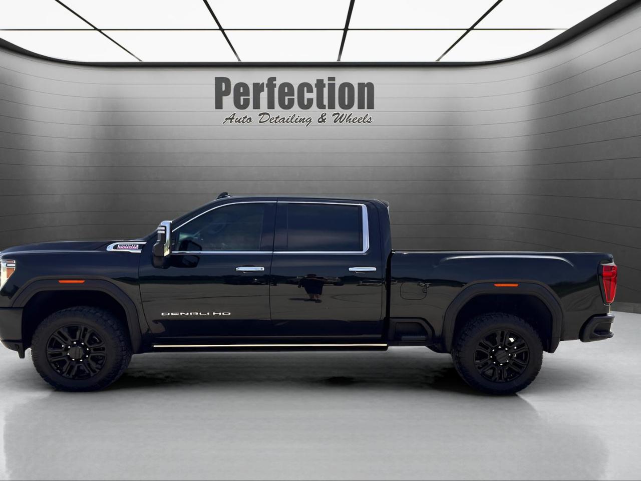 GMC Sierra 2500HD 4WD Crew Cab 159" Denali 2023