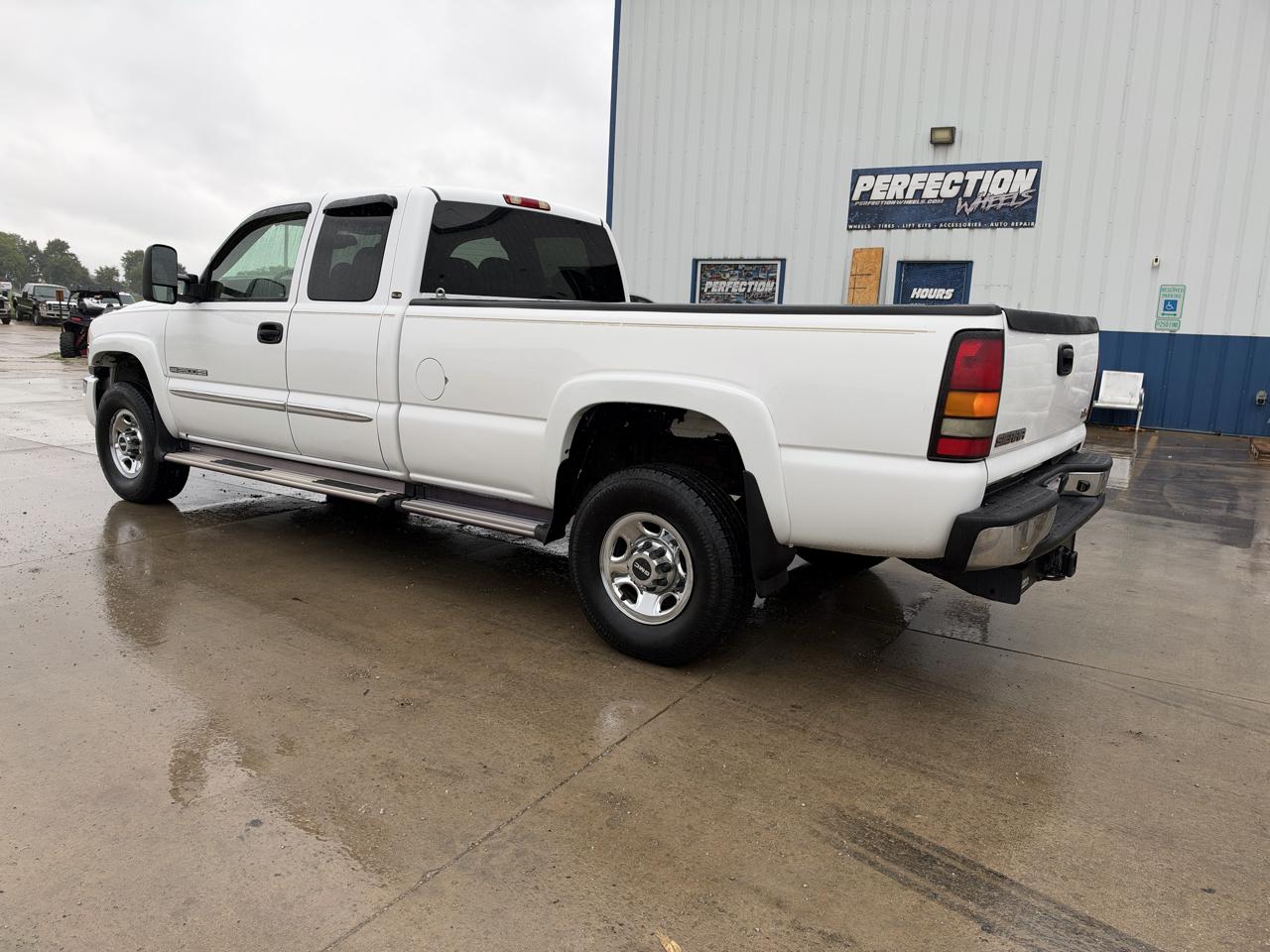 GMC Sierra 2500HD Ext Cab 157.5" WB 2WD SLE2 2006