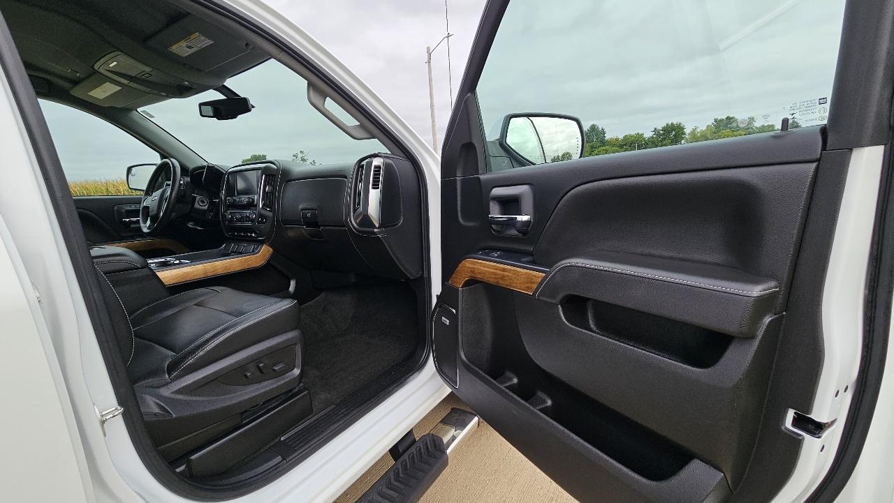 Chevrolet Silverado 1500 4WD Double Cab 143.5" LTZ w/1LZ 2018