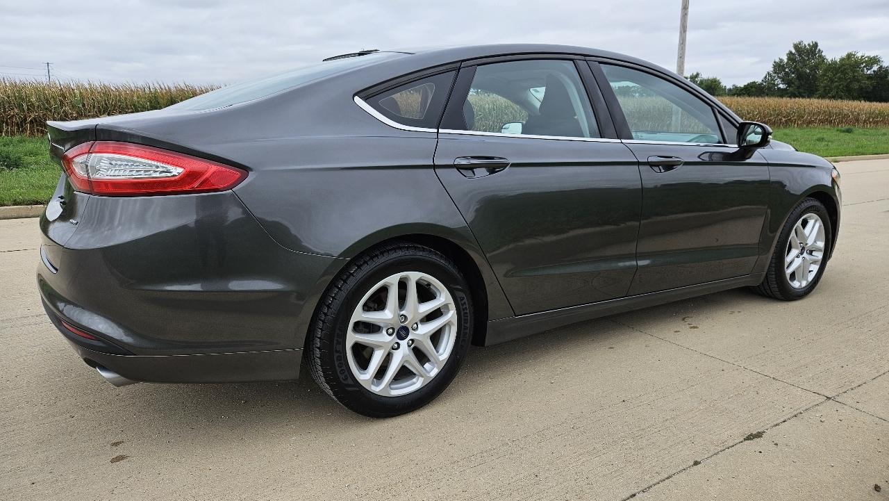 Ford Fusion 4dr Sdn SE FWD 2015
