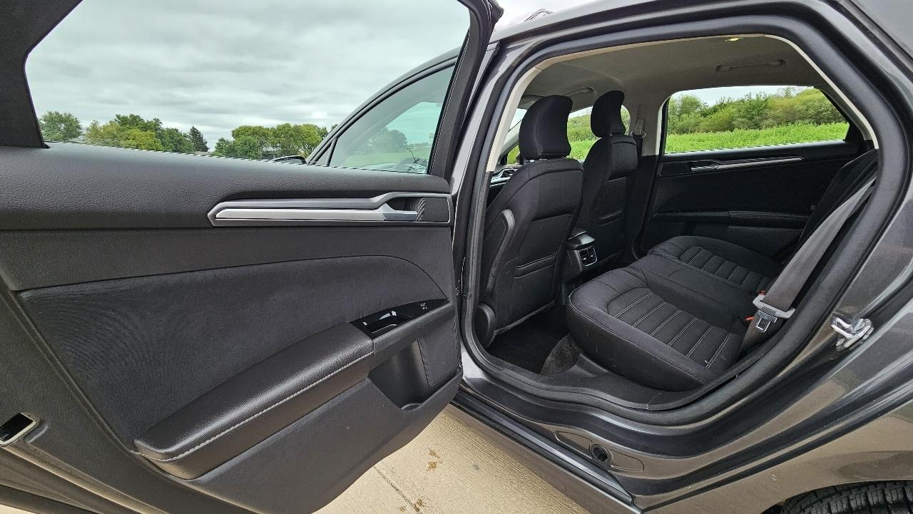 Ford Fusion 4dr Sdn SE FWD 2015