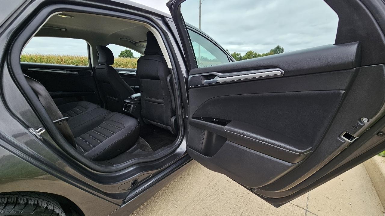 Ford Fusion 4dr Sdn SE FWD 2015