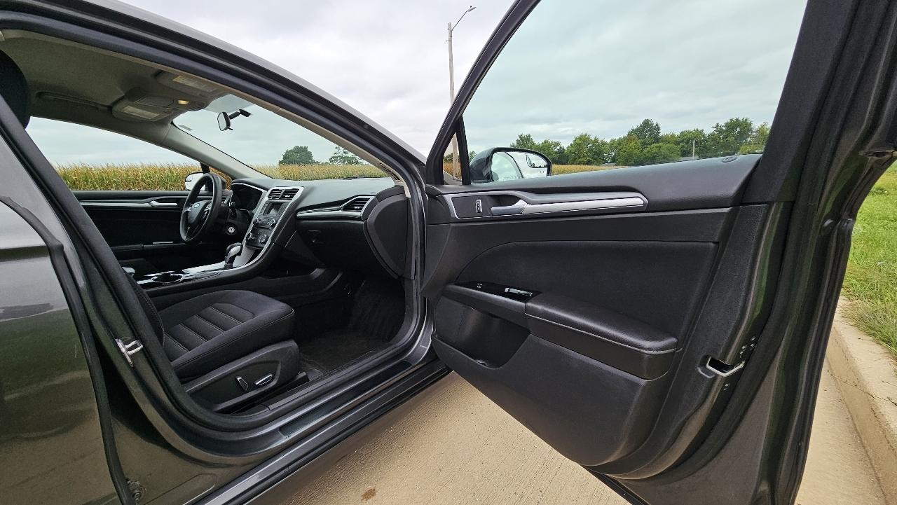 Ford Fusion 4dr Sdn SE FWD 2015