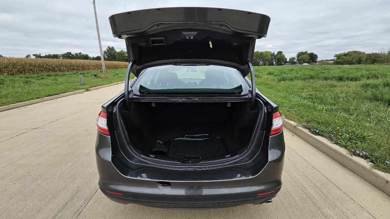 Ford Fusion 4dr Sdn SE FWD 2015