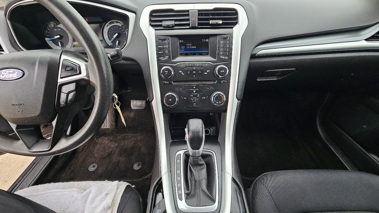 Ford Fusion 4dr Sdn SE FWD 2015