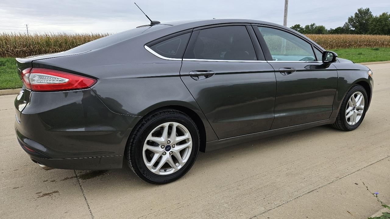 Ford Fusion 4dr Sdn SE FWD 2016