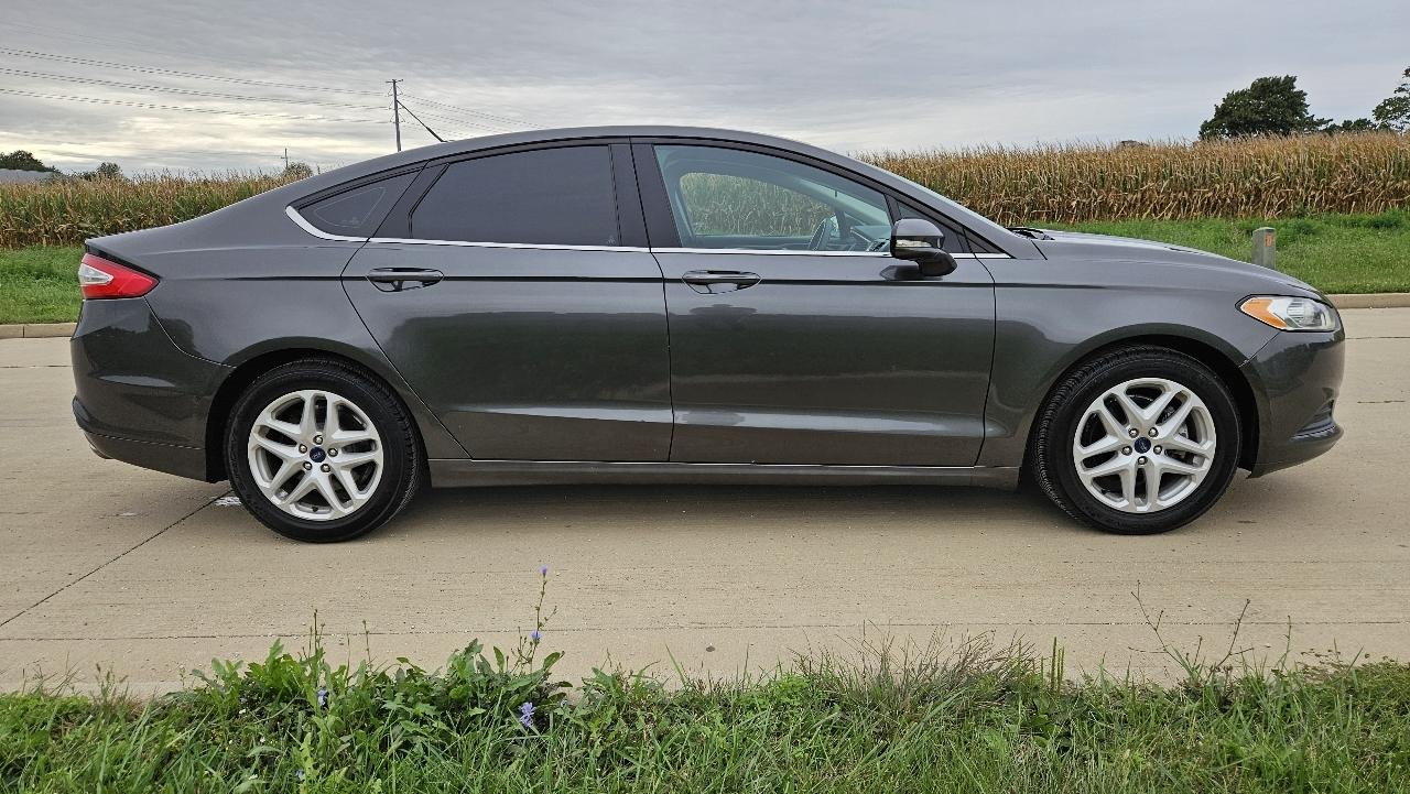 Ford Fusion 4dr Sdn SE FWD 2016