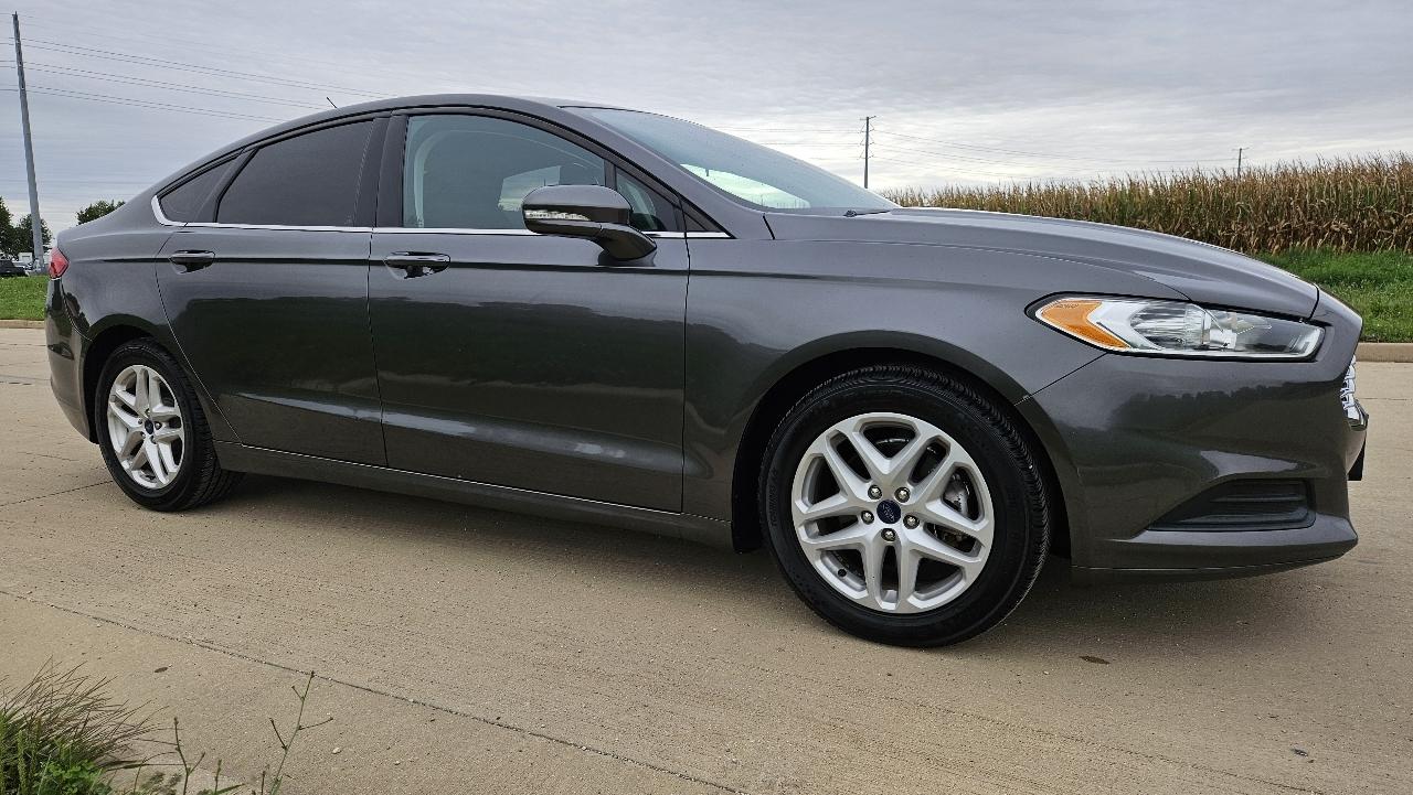Ford Fusion 4dr Sdn SE FWD 2016