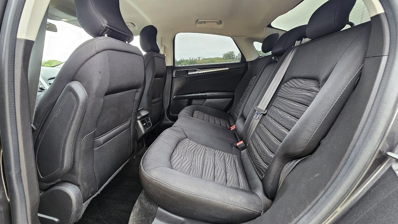 Ford Fusion 4dr Sdn SE FWD 2016