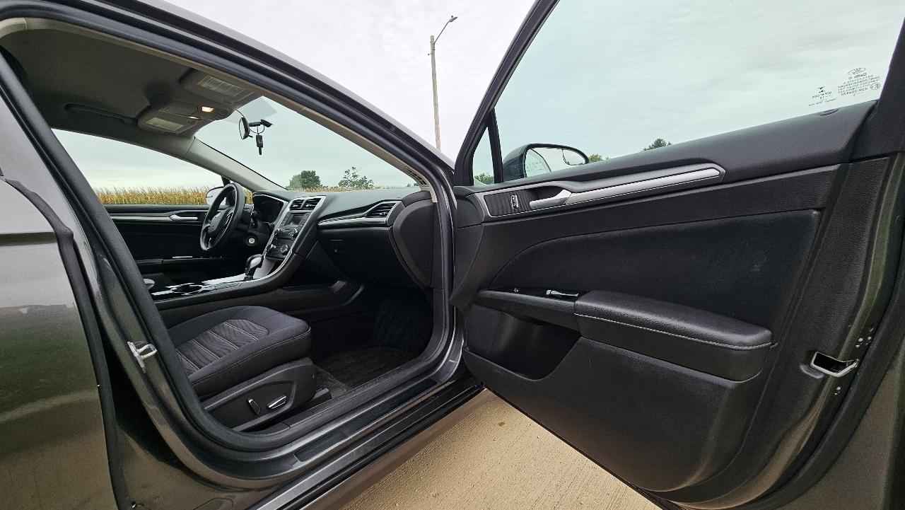Ford Fusion 4dr Sdn SE FWD 2016