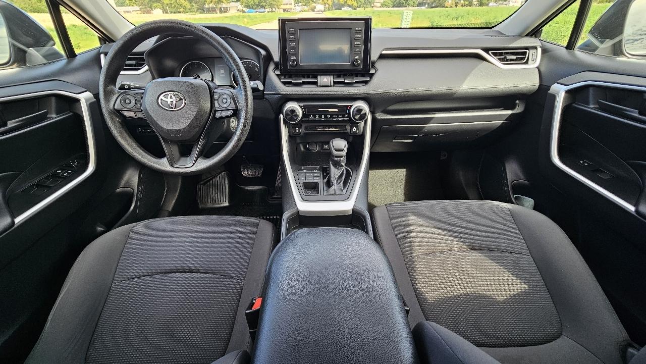 Toyota RAV4 LE AWD (Natl) 2019
