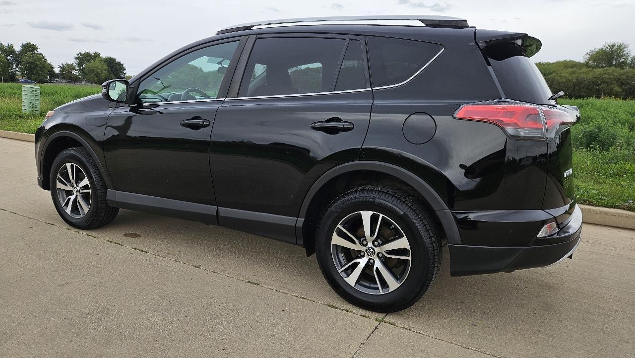 Toyota RAV4 AWD 4dr XLE (Natl) 2016