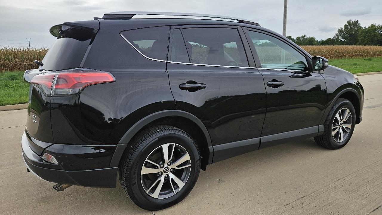 Toyota RAV4 AWD 4dr XLE (Natl) 2016