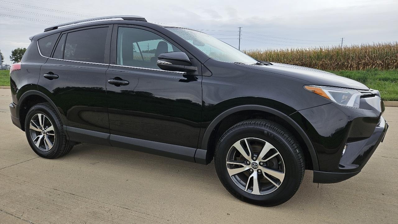 Toyota RAV4 AWD 4dr XLE (Natl) 2016